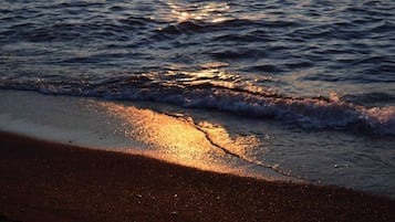 Plage à proximité, chaises longues