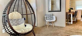 Chic House PC - Updated 3 Bedr close to downtown