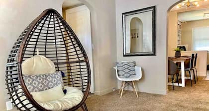 Chic House PC - Updated 3 Bedr close to downtown