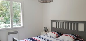 2 bedrooms, iron/ironing board, free WiFi, bed sheets - Lovely 2-bedroom apartment TERRACE Near LAC SANGUINET and shops on foot (Sanguinet)