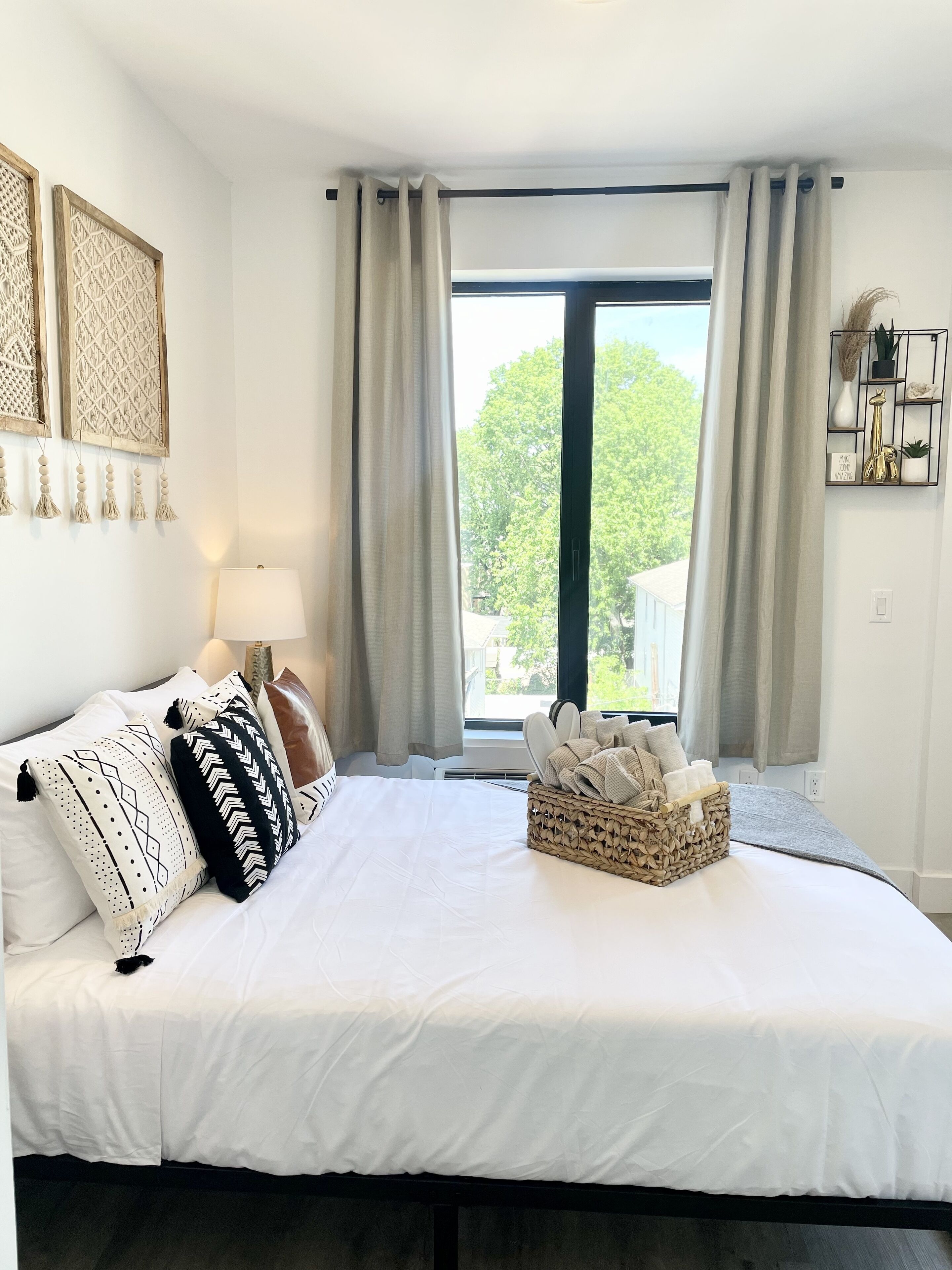 2 chambres, fer et planche à repasser, Wi-Fi, draps fournis