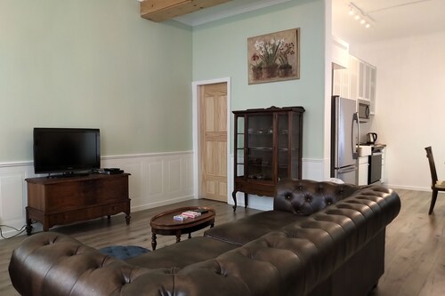 Unique Guest House space with private patio & garden 700 sq ft