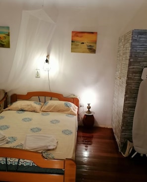 2 chambres, fer et planche Ă repasser, draps fournis