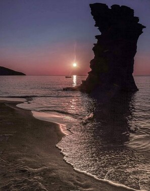 Beach nearby - Beautiful country house in Andros island Greece (Andros)