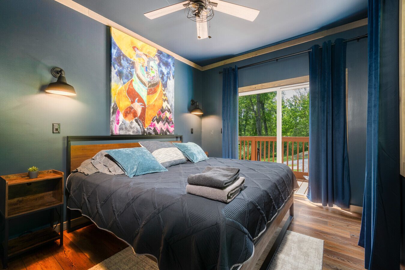 3 makuuhuonetta, työpöytä, Wi-Fi, vuodevaatteet