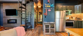 Secluded Cabin Getaway - 2 minutes to Warden Lake