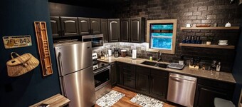 Secluded Cabin Getaway - 2 minutes to Warden Lake