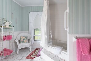 Shower, towels, soap, shampoo