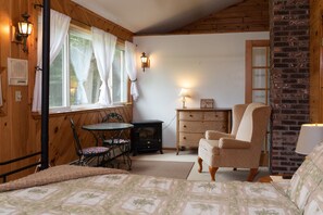 6 bedrooms, iron/ironing board, free WiFi, bed sheets