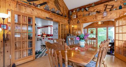 One-of-a-kind 4 Acre Adirondack Escape Short Drive to LG & GORE Mountain!