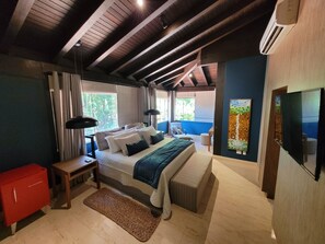 Luxury Suite, 1 Bedroom | Laptop workspace, free WiFi