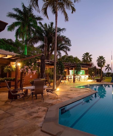 Poolside bar