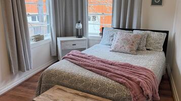 1 bedroom, desk, iron/ironing board, free WiFi