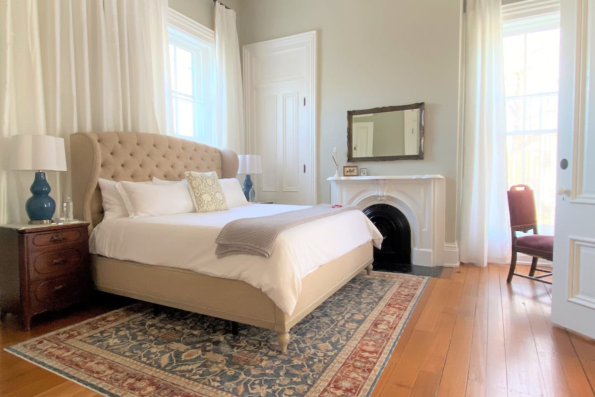 Suite Majestueuse, 1 très grand lit, non-fumeurs, rez-de-chaussée | 1 chambre, literie de qualité supérieure, couette en duvet d'oie