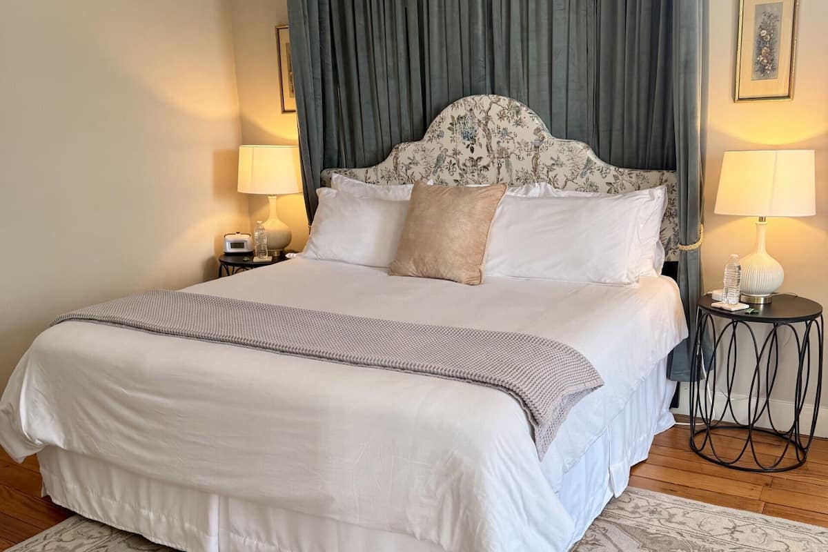 Ropa de cama de alta calidad, cubrecamas y colchones con pillow-top