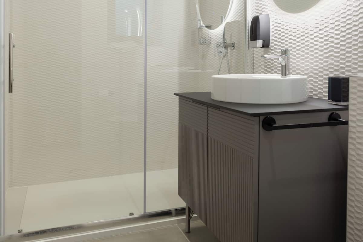 Shower, rainfall showerhead, eco-friendly toiletries, hair dryer