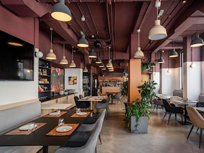 Breakfast, lunch, dinner served; Mediterranean cuisine