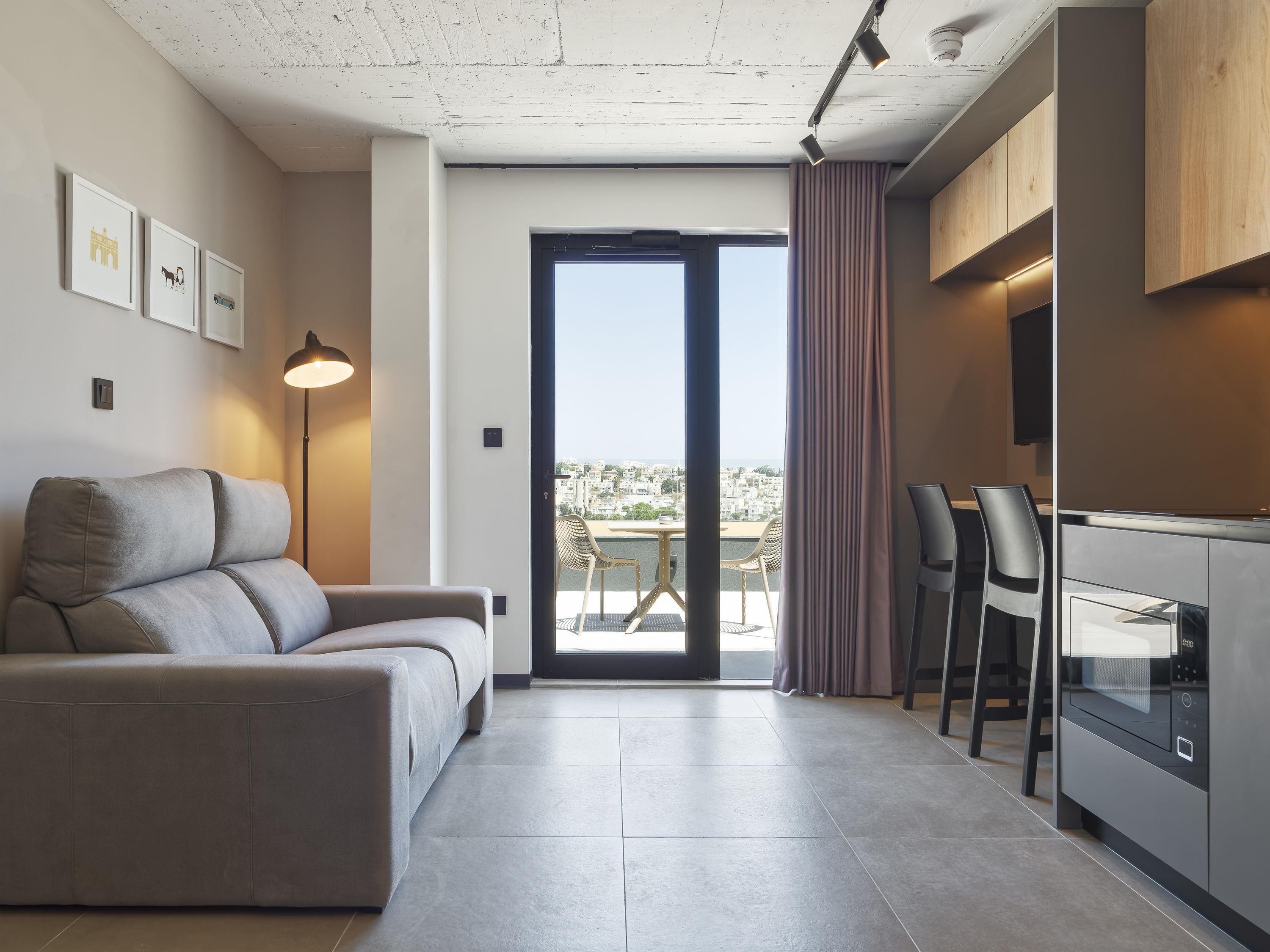 Penthouse (2 people) | Egyptian cotton sheets, premium bedding, memory foam beds, in-room safe