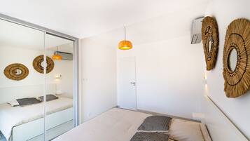 4 chambres, coffres-forts dans les chambres, fer et planche Ă  repasser