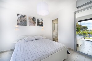 4 bedrooms, in-room safe, iron/ironing board, travel cot