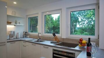 Kühlschrank, Ofen, Herdplatte, Geschirrspüler