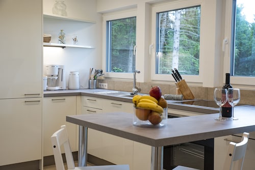 Moderne Wohnung im Grünen mit Privatem Garten