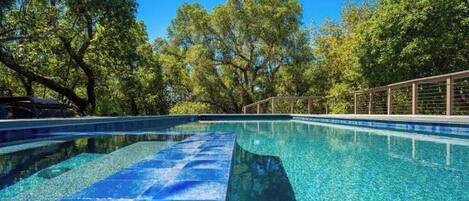 Piscine extérieure, piscine chauffée