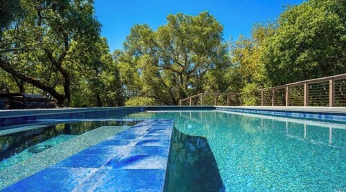 Villa Annadel - Stunning 5 Bedroom with a Pool