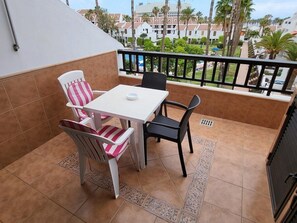 Outdoor dining - Parque Santiago II - 1 Bed (Playa de Las Americas)