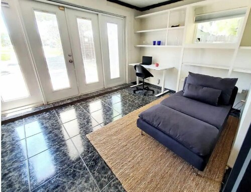 Cozy suite with separate entrance.