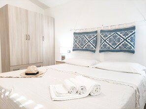 1 soverom, strykejern/-brett og sengetøy