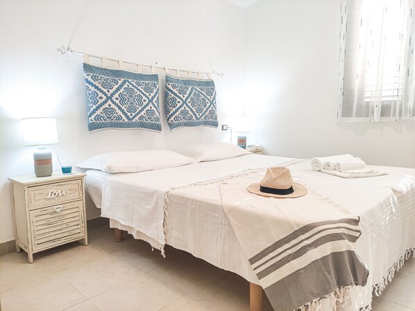 1 bedroom, iron/ironing board, bed sheets - Stellina Apartment - Affitti Brevi Italia (Cardedu)