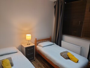 1 bedroom, iron/ironing board, free WiFi, bed sheets - City Sparrow Apartments - Nest 12W (London)