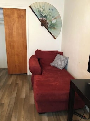 TV - Private Room 5 min from Autzen Stadium (Springfield)