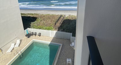 Oceanfront - Directly On the Ocean Luxury 3BR Condo Sleeps 6 to 8 - with a pool