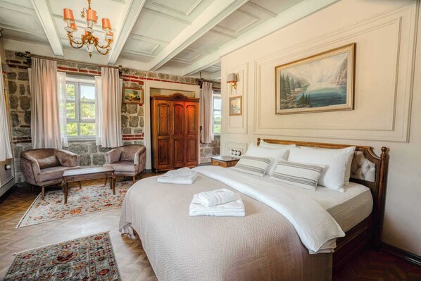 Tas Konak No 4 | Bahce Kati Tas Oda | Ylelliset vuodevaatteet, äänieristys, ilmainen Wi-Fi, vuodevaatteet