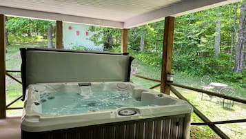 Bain à remous extérieur