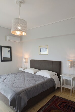 2 habitaciones, escritorio, tabla de planchar con plancha y wifi gratis 