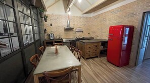 Fridge, oven, stovetop, coffee/tea maker - Bonne nuit (Taviano)