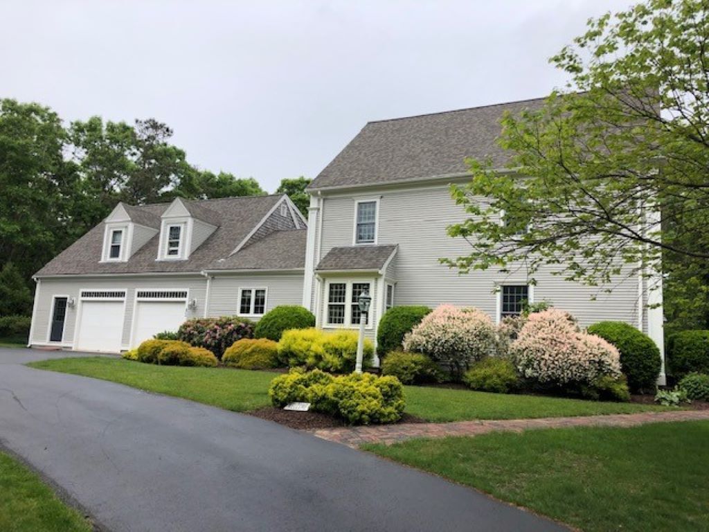 Beautiful Charming Home in East Sandwich w/hot TUB SLEEPS 10