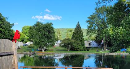 Cozy Lakefront Cottage on Little York Lake