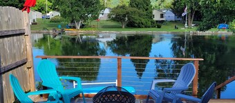Cozy Lakefront Cottage on Little York Lake