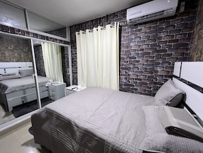 2 bedrooms, iron/ironing board, free WiFi, bed sheets
