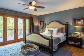 4 bedrooms, travel cot, WiFi