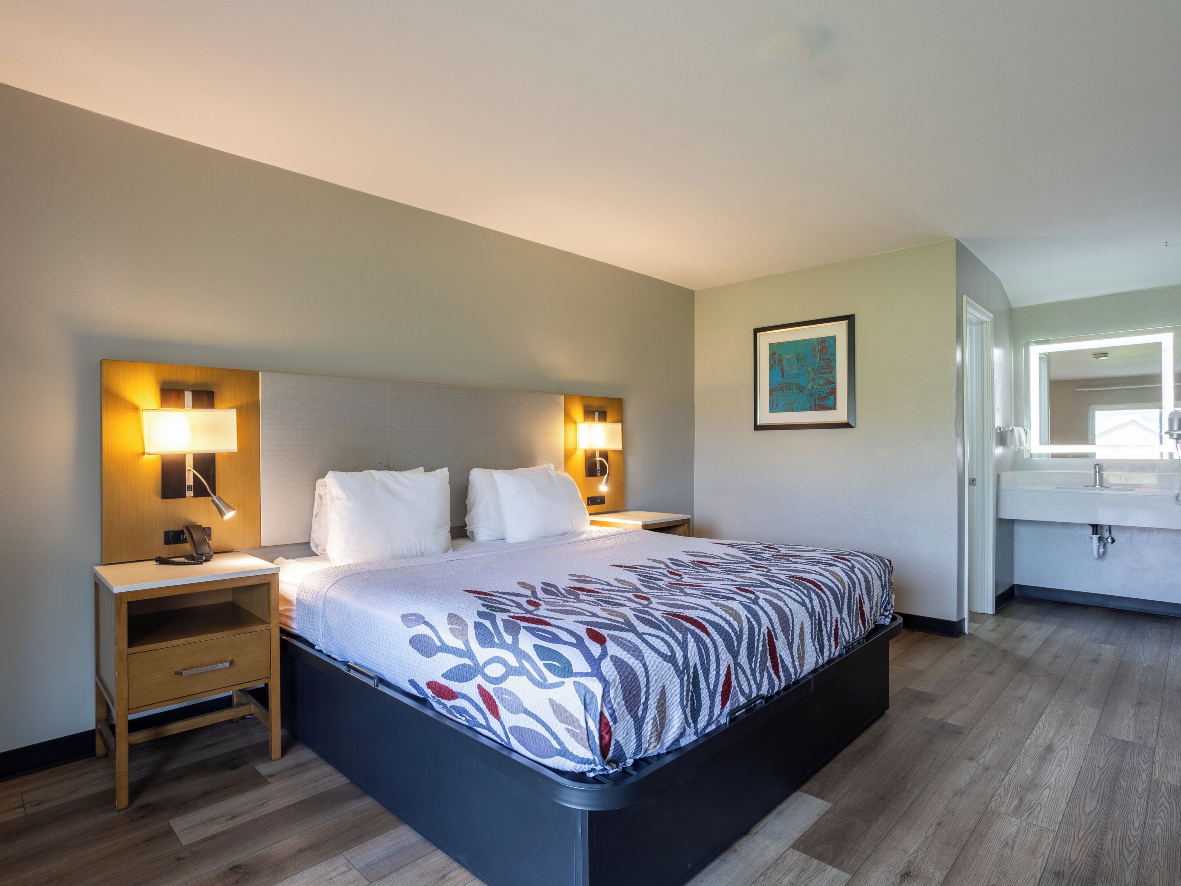 Standard Single Room | Iron/ironing board, WiFi (free), bed sheets
