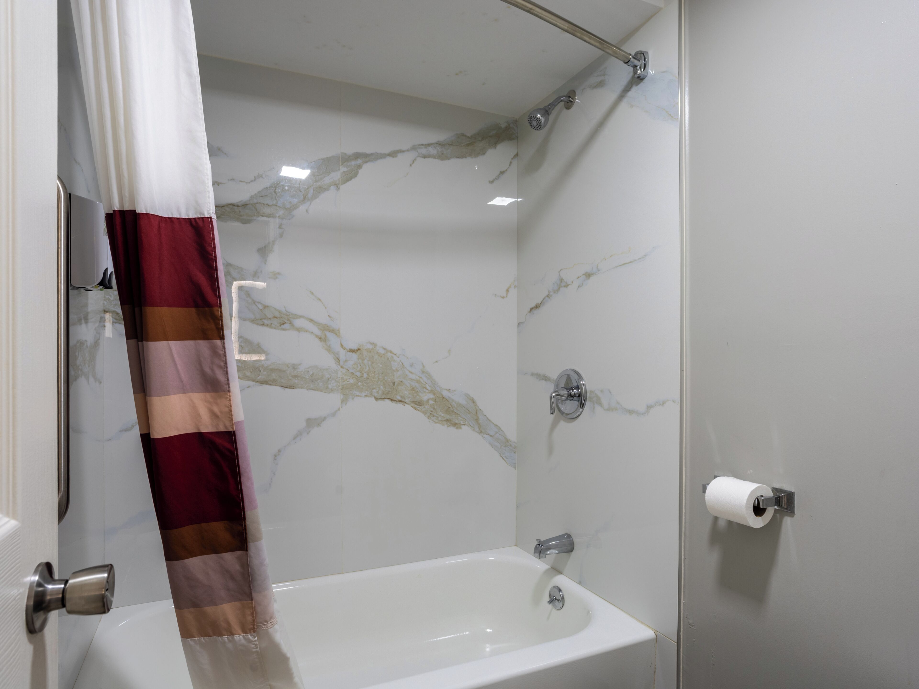 Standard Double Room | Iron/ironing board, WiFi (free), bed sheets