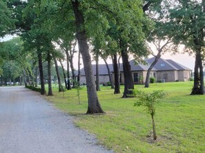 Property grounds - Newly Renovated Private Ranch Get-A-Way (Pilot Point)