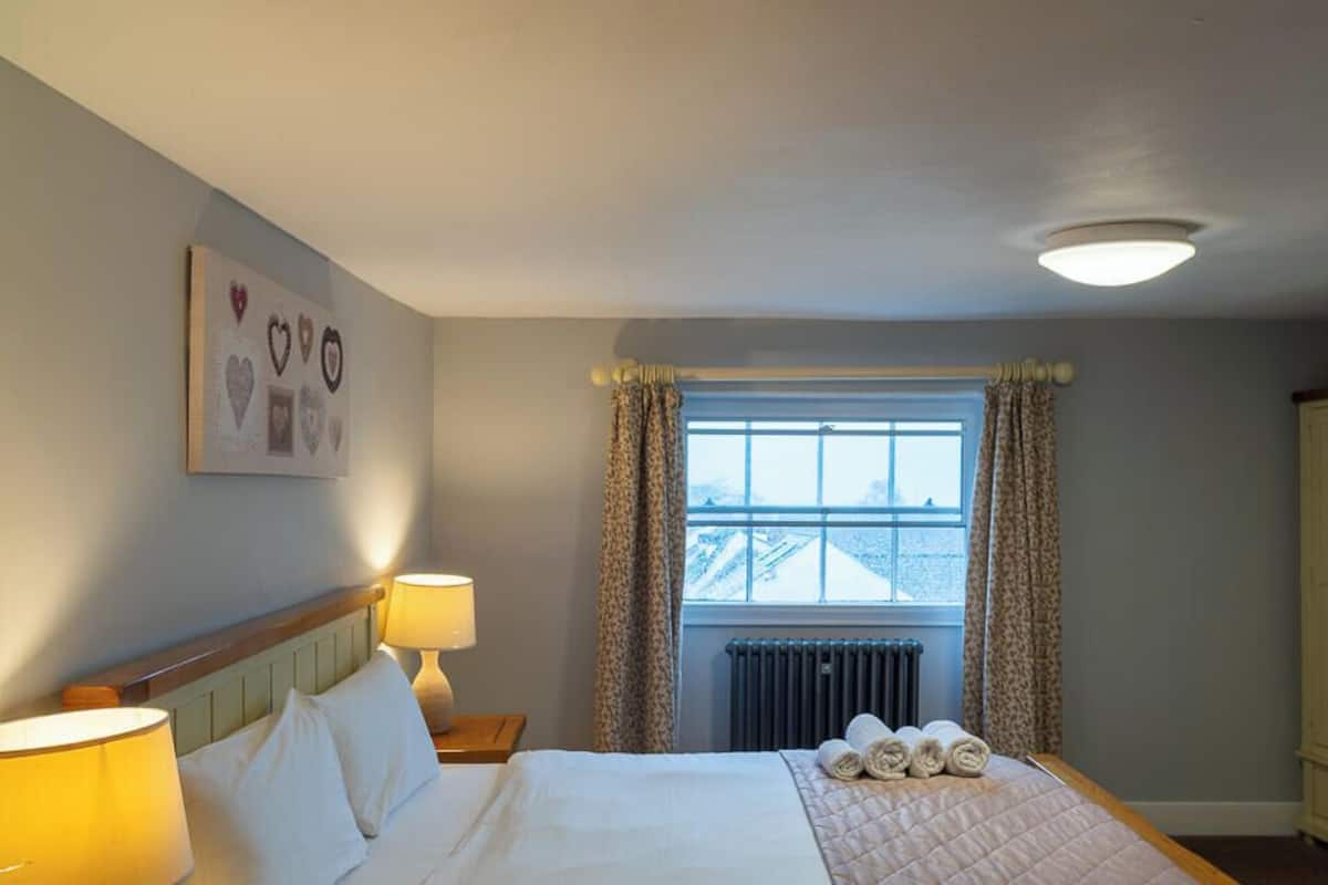 Superior Double Room, 1 King Bed, Ensuite, City View