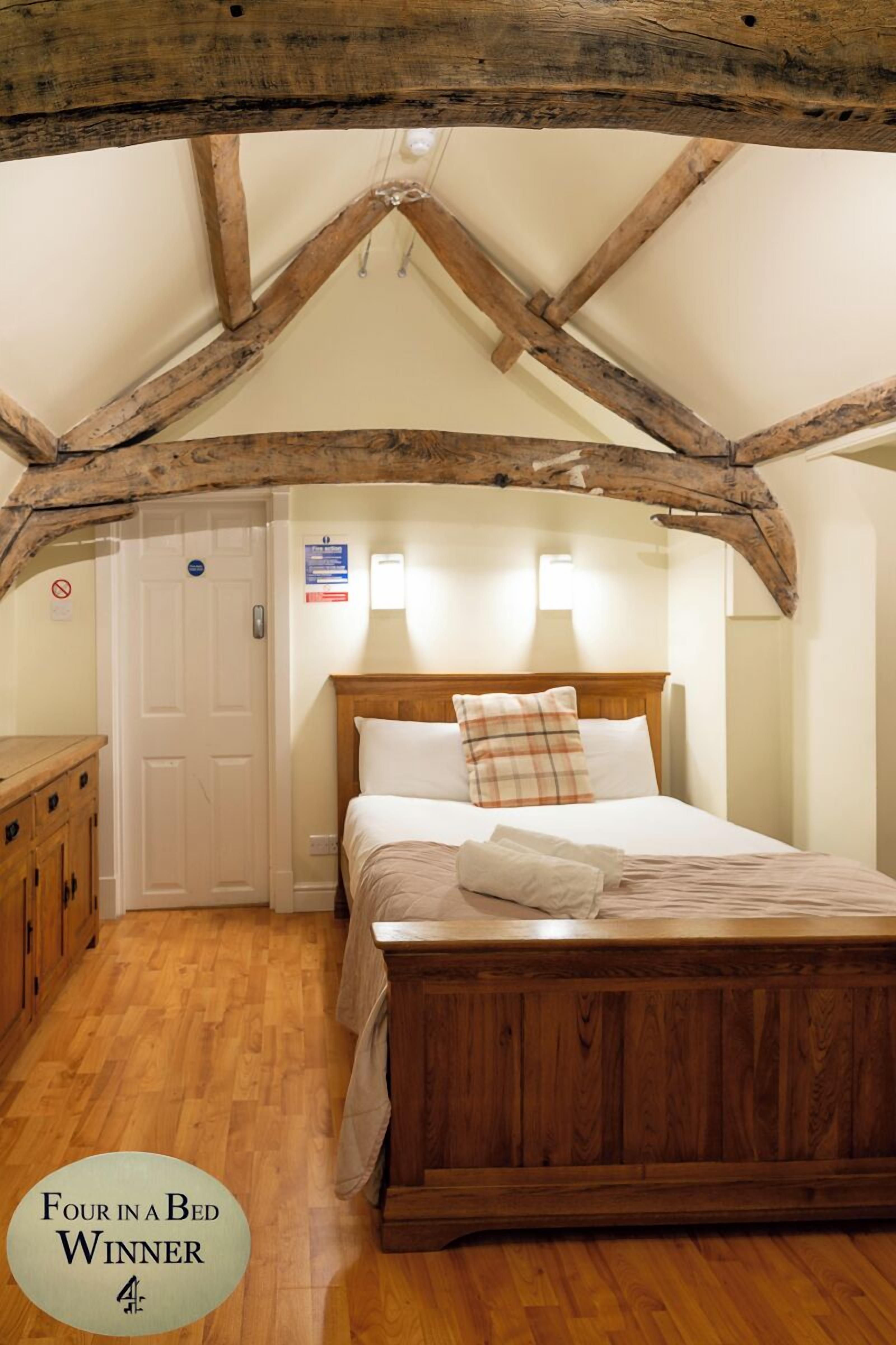 Chambre Double Deluxe, 1 lit double, salle de bains attenante | Coffres-forts dans les chambres, décoration personnalisée