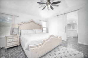 4 bedrooms, WiFi - Luxury, cozy, clean home in a private neighborhood (North las vegas)